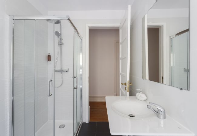 Apartment in Lisbon - Strawberry Fields   - 6 bedroom at Avenida Apartment in Lisbon - Strawberry Fields   - 6 bedroom at Avenida