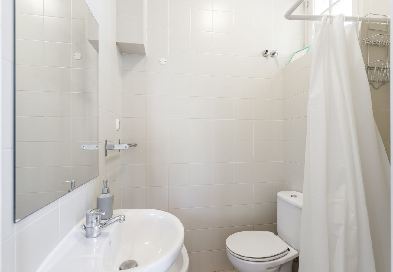 Apartment in Lisbon - Strawberry Fields   - 6 bedroom at Avenida Apartment in Lisbon - Strawberry Fields   - 6 bedroom at Avenida