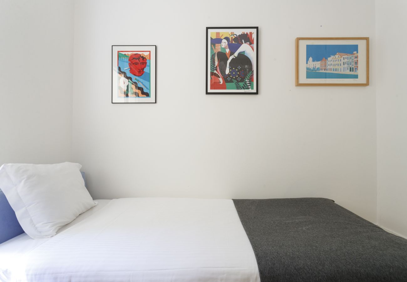 Apartment in Lisbon - Strawberry Fields   - 6 bedroom at Avenida Apartment in Lisbon - Strawberry Fields   - 6 bedroom at Avenida