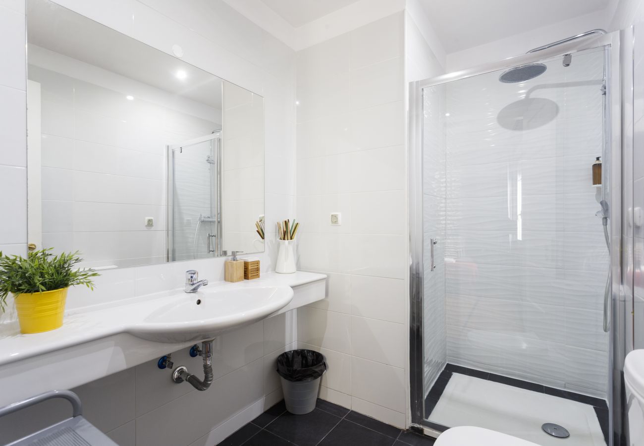 Apartment in Lisbon - Strawberry Fields   - 6 bedroom at Avenida Apartment in Lisbon - Strawberry Fields   - 6 bedroom at Avenida