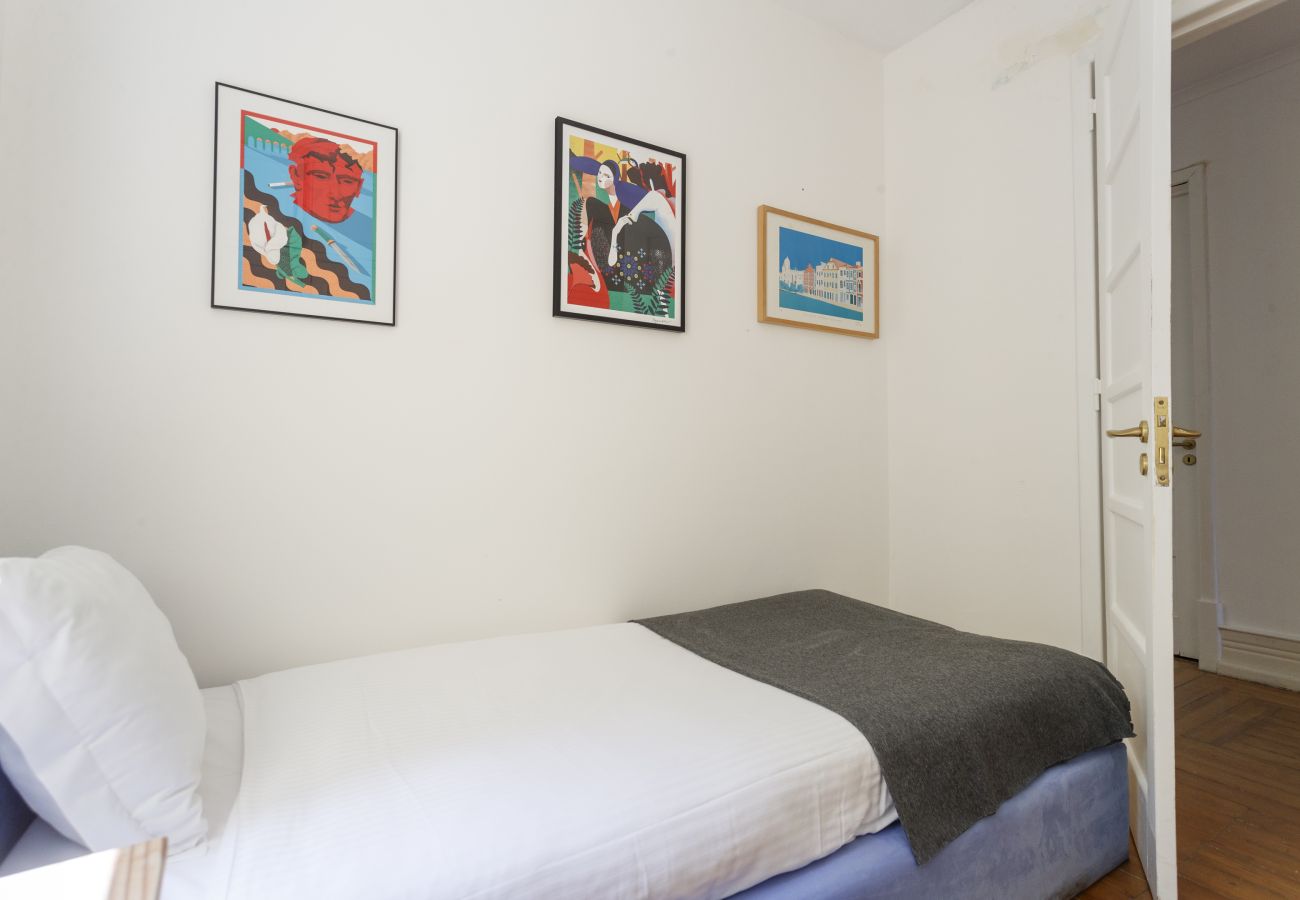 Apartment in Lisbon - Strawberry Fields   - 6 bedroom at Avenida Apartment in Lisbon - Strawberry Fields   - 6 bedroom at Avenida