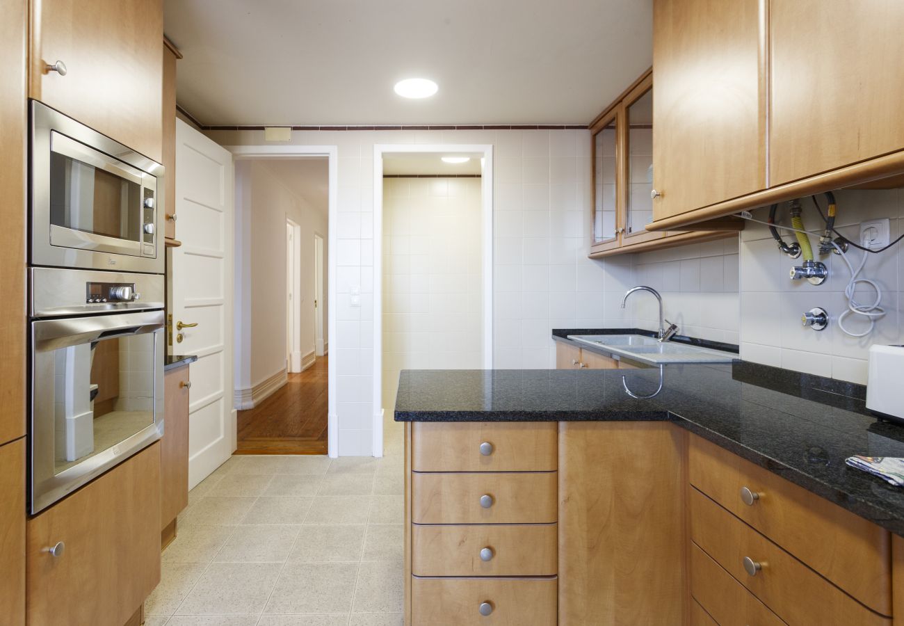 Apartment in Lisbon - Strawberry Fields   - 6 bedroom at Avenida Apartment in Lisbon - Strawberry Fields   - 6 bedroom at Avenida