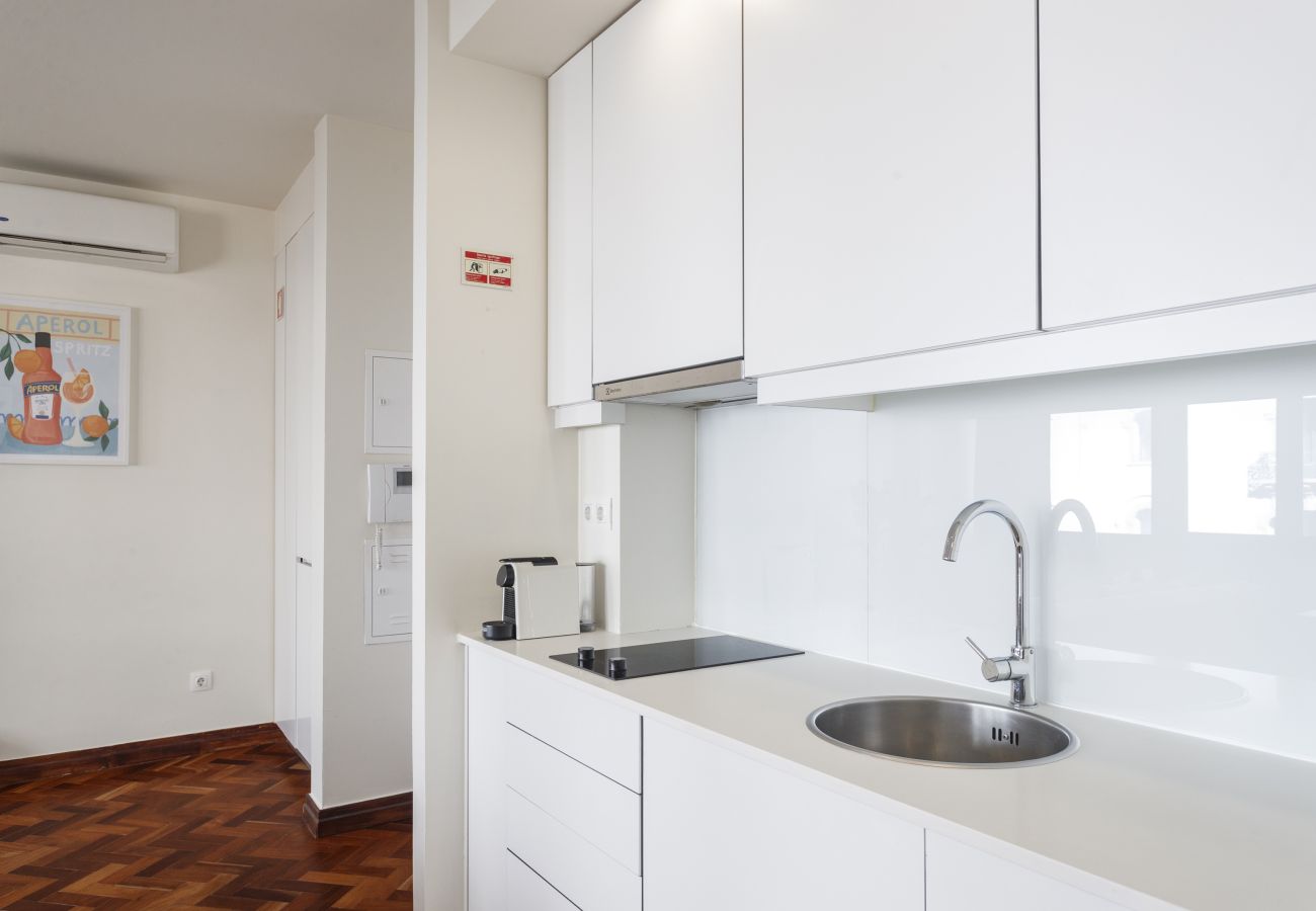 Apartment in Lisbon - Negroni Balcony in Lisbon - by Misha's Place (1A)