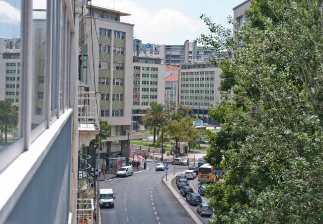 Apartment in Lisbon - Red, Red Wine in Lisbon by Misha's Place (3B) Apartment in Lisbon - Red, Red Wine in Lisbon by Misha's Place (3B)
