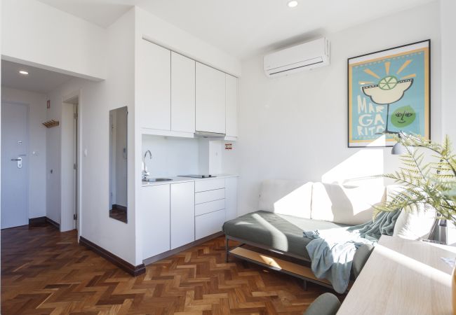 Apartment in Lisbon - Margarita's Day in Lisbon - by Misha's Place (2C) Apartment in Lisbon - Margarita's Day in Lisbon - by Misha's Place (2C)