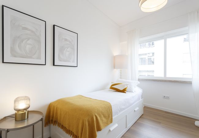 Apartment in Lisbon - The Alcântara Metropolitan Apartment – Gateway to  Apartment in Lisbon - The Alcântara Metropolitan Apartment – Gateway to