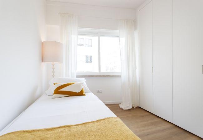 Apartment in Lisbon - The Alcântara Metropolitan Apartment – Gateway to  Apartment in Lisbon - The Alcântara Metropolitan Apartment – Gateway to