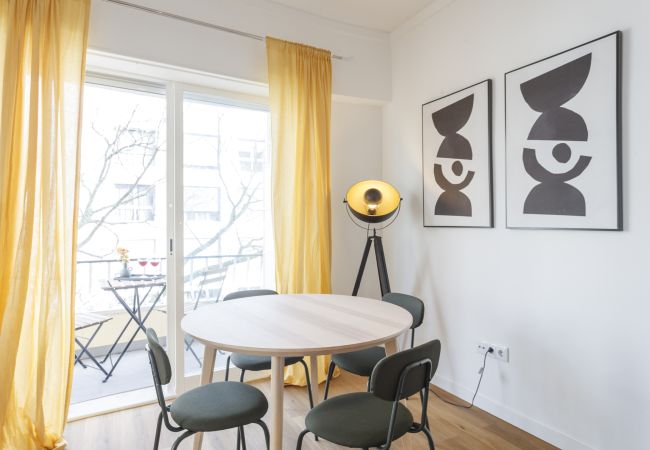 Apartment in Lisbon - The Alcântara Metropolitan Apartment – Gateway to  Apartment in Lisbon - The Alcântara Metropolitan Apartment – Gateway to